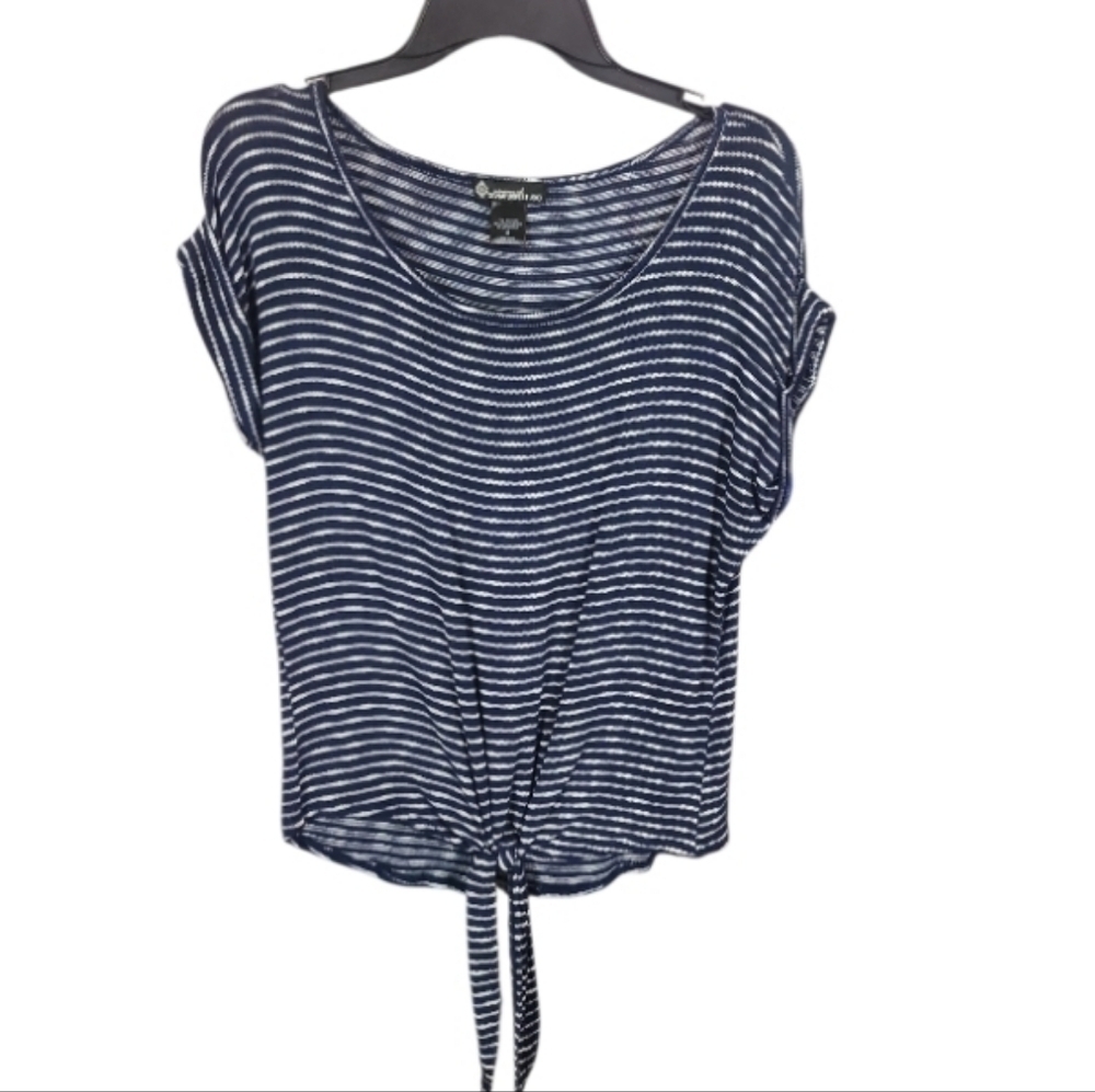Signatures tudio   Navy and White Striped Top Size Medium